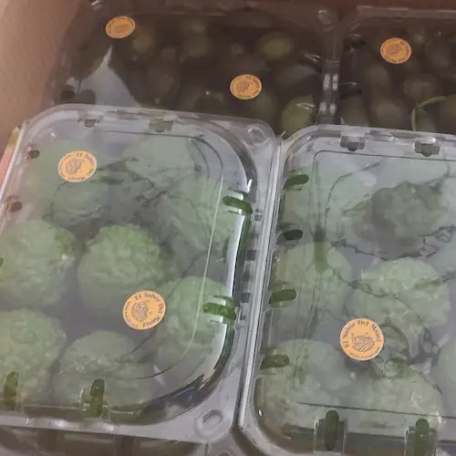 lima kaffir envasada para el envío